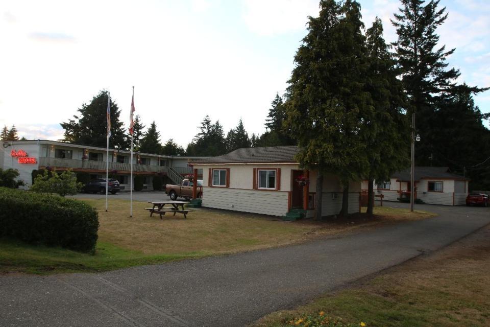 Skylite Motel Parksville Exterior photo