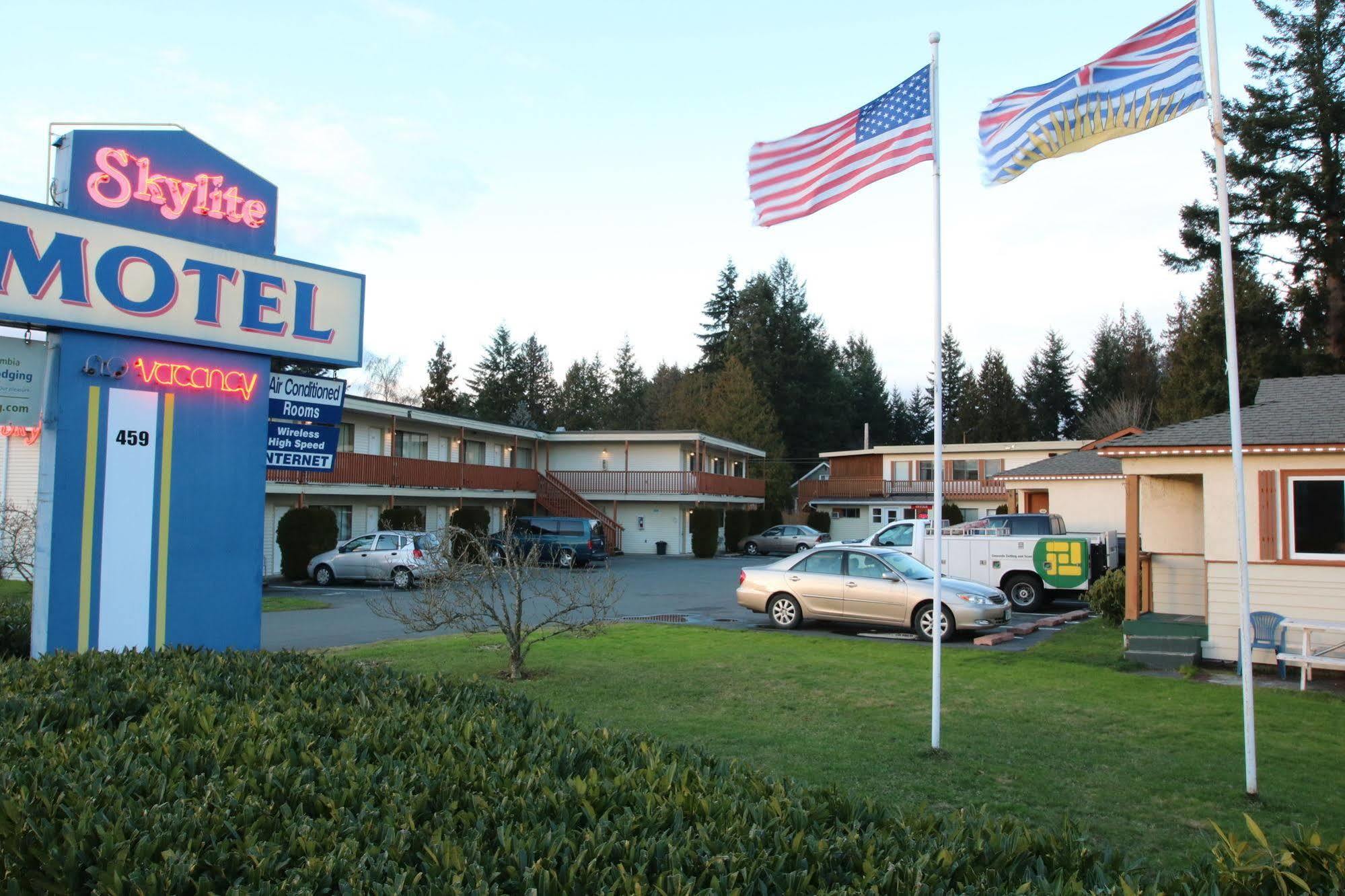 Skylite Motel Parksville Exterior photo