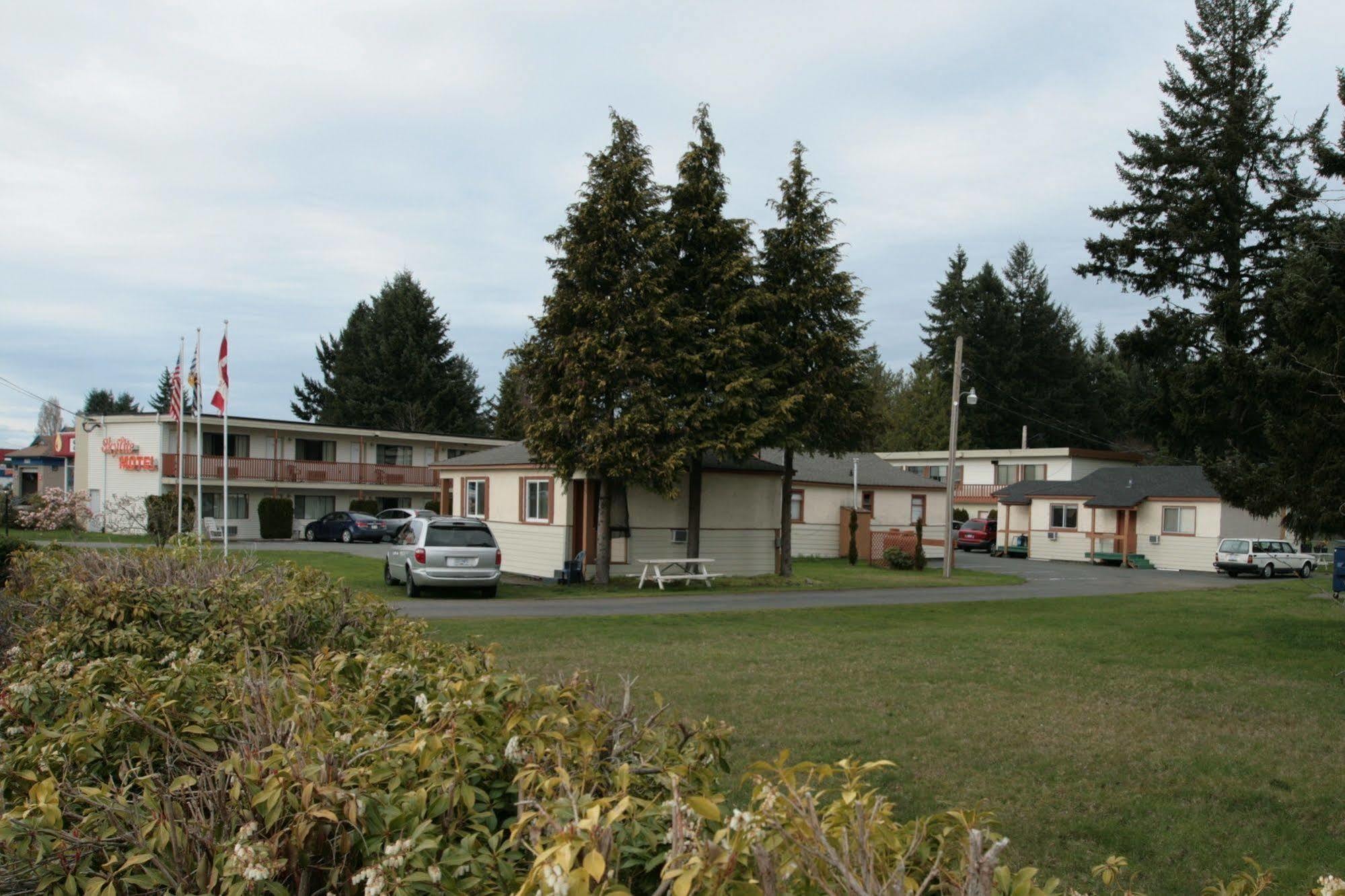 Skylite Motel Parksville Exterior photo